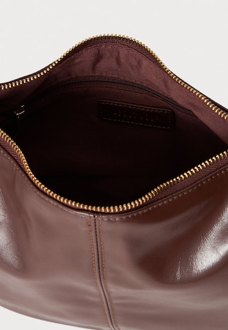 ABOUT YOU Shoulder Bag in Brown