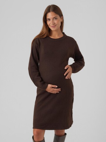 Robes en maille 'GRO' MAMALICIOUS en marron : devant