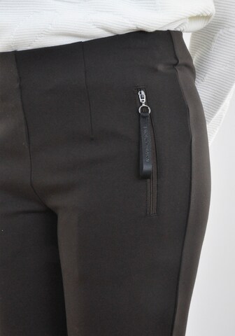 Navigazione Regular Pants in Brown