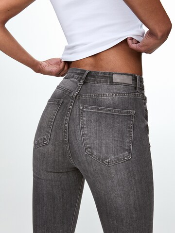 Pull&Bear Skinny Jeans in Grey