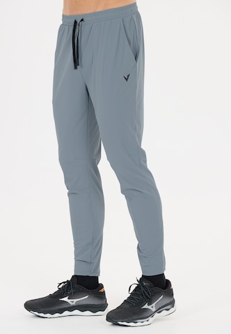 Virtus Tapered Hose 'Alonso V2' in Blau: Vorderseite
