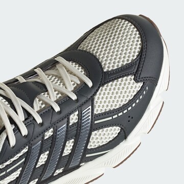 Baskets basses 'Technochaos 2000' ADIDAS SPORTSWEAR en blanc