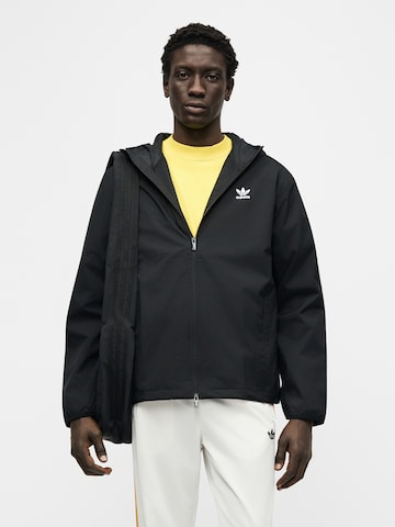 ADIDAS ORIGINALS Демисезонная куртка 'ESSENTIALS' в Черный: спереди