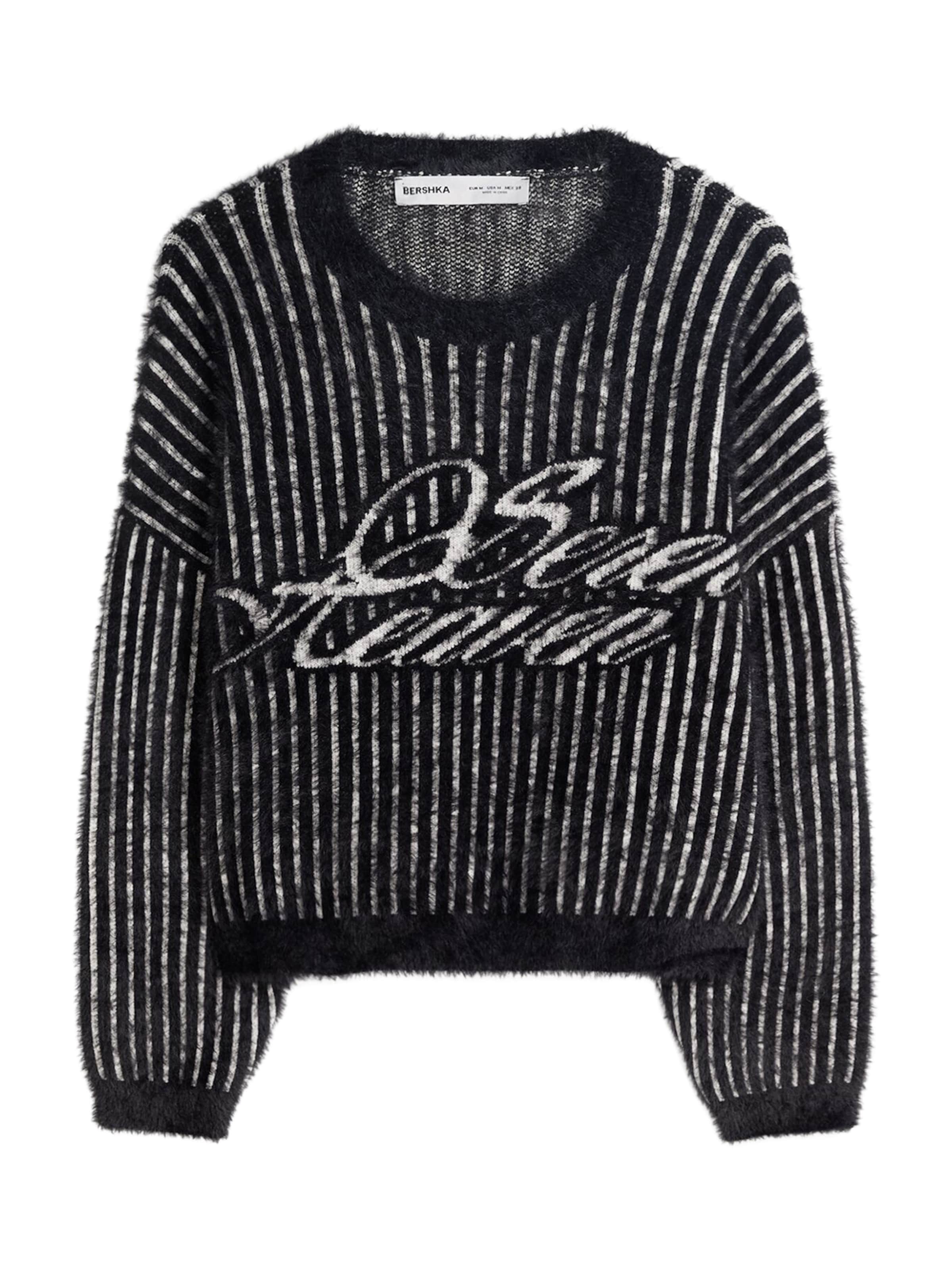 Pulover de la Bershka pe negru: față