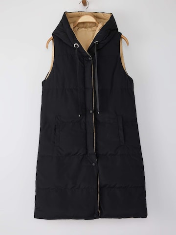 Gilet Trendyol en beige : devant