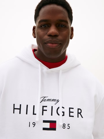 Tommy Hilfiger Big & Tall Sweatshirt 'BRNDLOVE' in Weiß