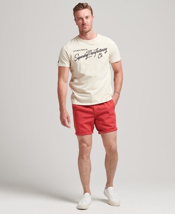 Superdry Regular Shorts in Rot