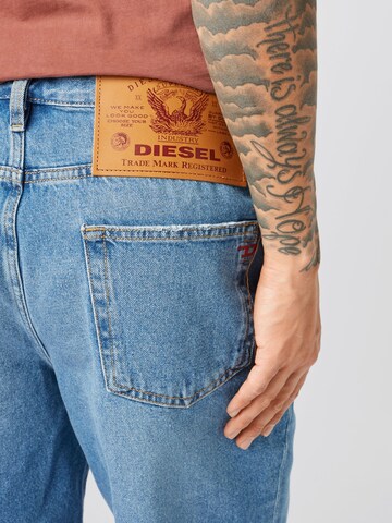 DIESEL Loosefit Jeans 'Hoschen' in Blau