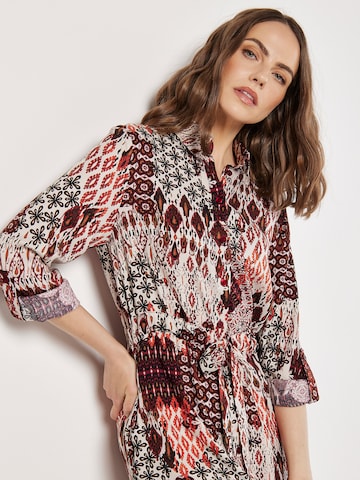 Robe ' ' Apricot en rouge