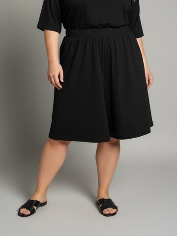 Shape Of You Loosefit Broek in Zwart