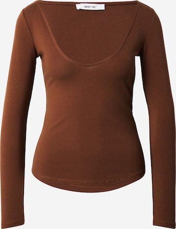 ABOUT YOUMajica 'Celina' - smeđa boja: prednji dio