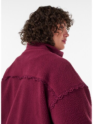 Veste en polaire Zizzi en rouge