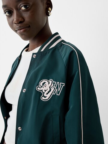 Bershka Jacke in Grün