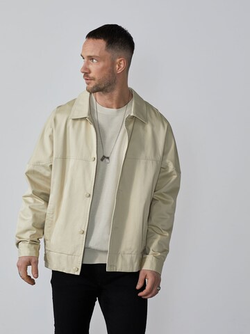 DAN FOX APPAREL Tussenjas 'Neo' in Beige: voorkant