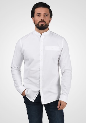 !Solid Slim Fit Hemd in Weiß: Vorderseite