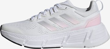 Sneaker bassa 'Questar' di ADIDAS SPORTSWEAR in bianco: frontale