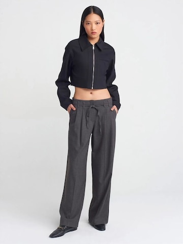 Wide Leg Pantalon Dilvin en gris : devant