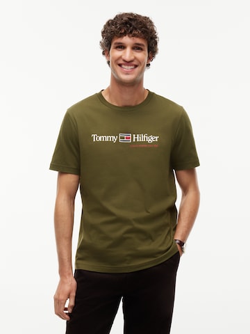 TOMMY HILFIGER Тениска 'Brand Love' в зелено: отпред