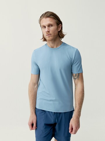 Born Living Yoga Functioneel shirt 'Nadym' in Blauw: voorkant