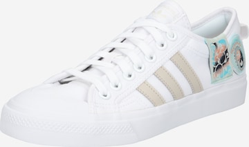 ADIDAS ORIGINALS Låg sneaker 'NIZZA' i vit: framsida