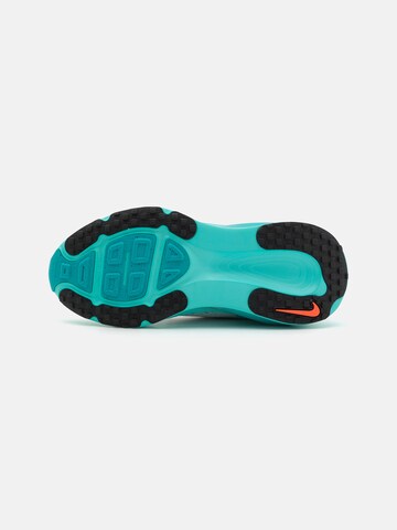 NIKE Спортивная обувь 'VOMERO 18' в Белый