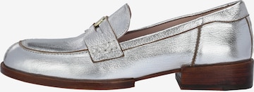 Crickit Classic Flats in Silver: front