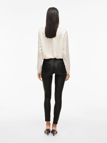 Coupe slim Pantalon 'SARAH' VILA en noir