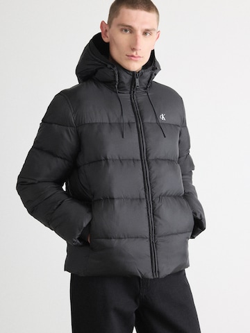 Calvin Klein Jeans - Chaqueta de invierno en negro: frente