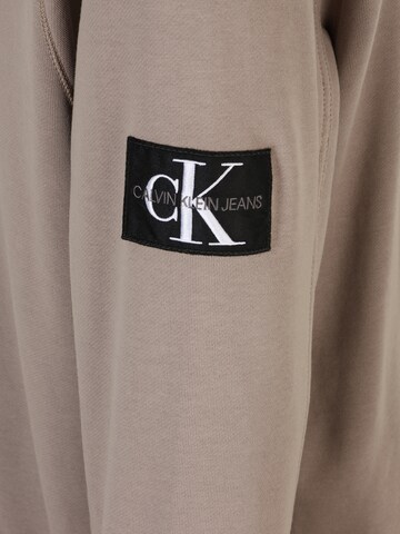 Calvin Klein Jeans Plus Collegepaita värissä beige