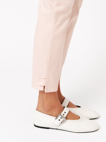 TONI Slim fit Pants in Pink