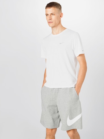 NIKE Functioneel shirt 'Miler' in Wit: voorkant