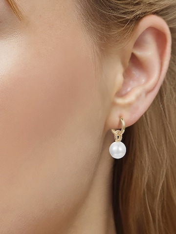 Lulu & Jane Earrings in White