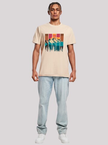 T-Shirt 'Berg Sonnenuntergang Retro' F4NT4STIC en beige
