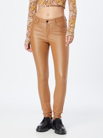 VILA Skinny Jeans 'Commit' i brun: framsida