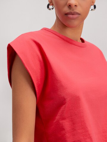Tricou 'Xophia' de la EDITED pe roșu