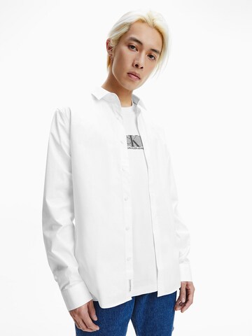 Coupe slim Chemise business Calvin Klein Jeans en blanc : devant