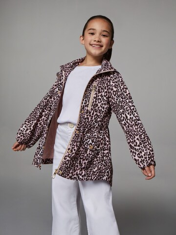 Lipsy Mantel in Pink