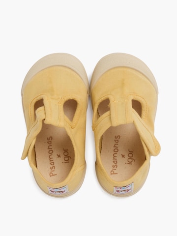 Scarpina primi passi di Pisamonas in giallo