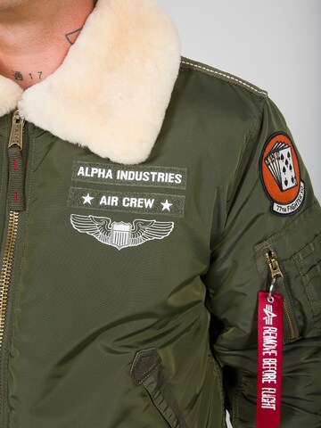 ALPHA INDUSTRIES - Casaco de inverno 'Injector III Air Force' em verde