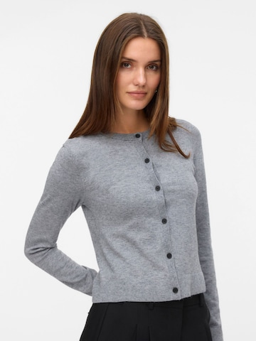 Cardigan 'VMVICKY' VERO MODA en gris : devant