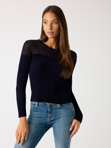 GUESS Sweater 'Chenille' in Blue: front