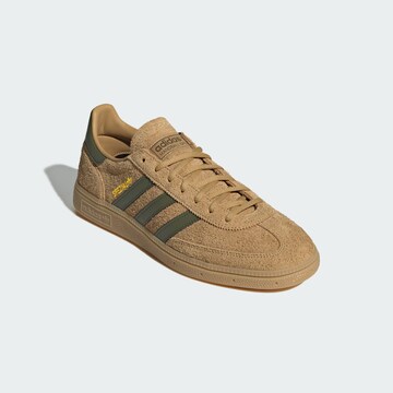 ADIDAS ORIGINALS Trampki niskie 'Handball Spezial' w kolorze beżowy