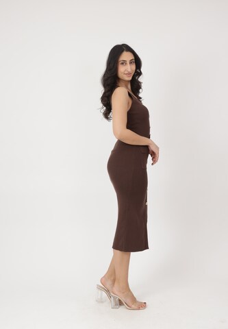 Abito in maglia di Elara in marrone