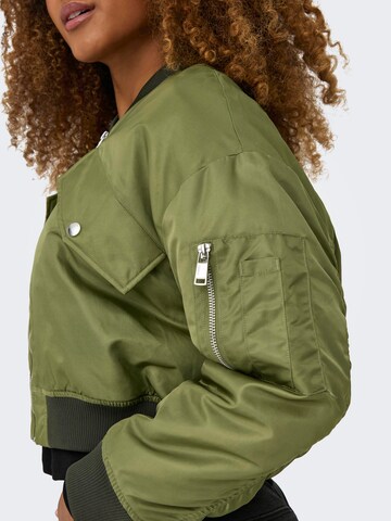 ONLYPrijelazna jakna 'SVEA' - zelena boja