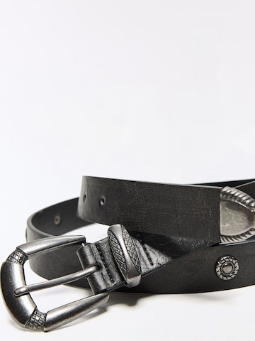 Bershka Riem in Zwart
