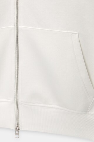 Veste de survêtement Pull&Bear en blanc