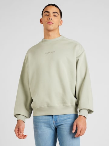 Tommy Jeans Sweatshirt 'CLASSICS' in Groen: voorkant