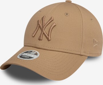 NEW ERA Keps 'LEAGUE ESSENTIAL 9FORTY' i beige: framsida