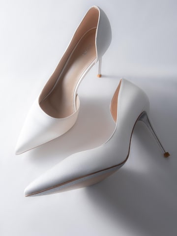 Estro Pumps '2310-6' in White