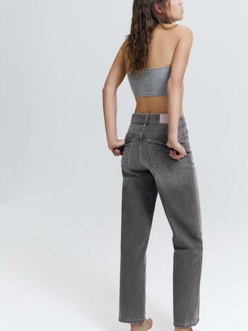 Pull&Bear Loosefit Jeans in Grau